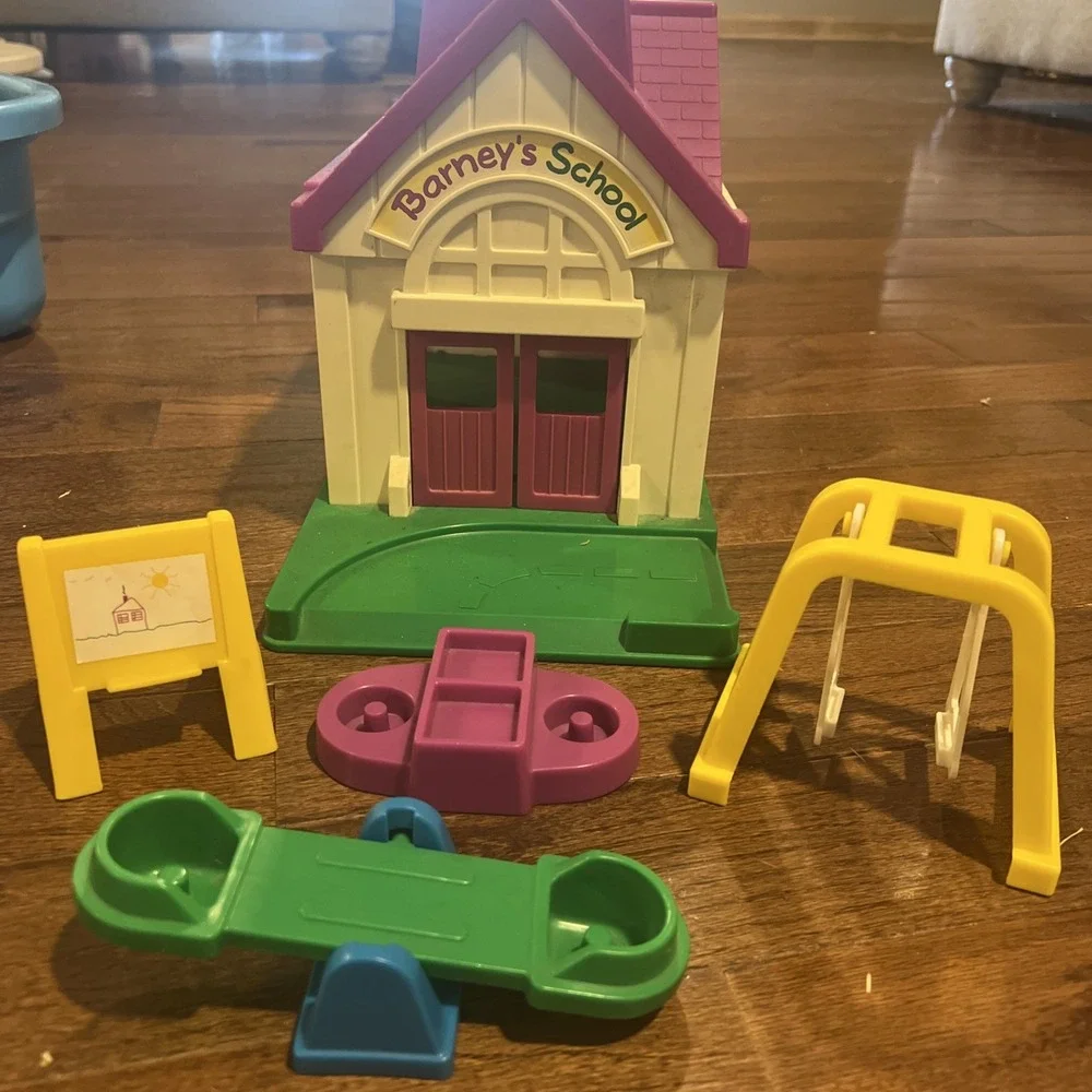 Vintage Barney The Dinosaur School Play House with 4 Accessories